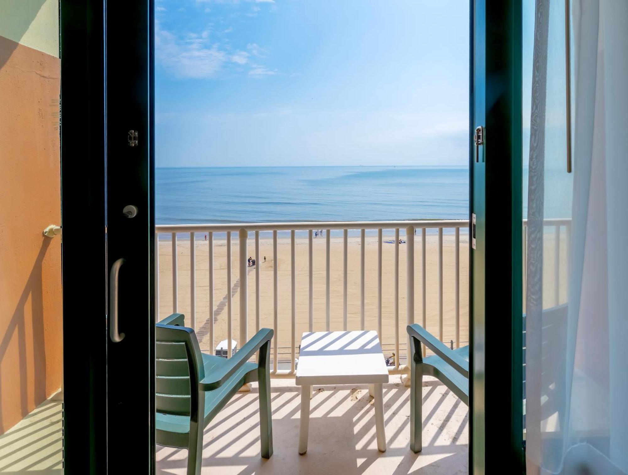 Oceanfront Standard King Room Sofa Bed,1666669288:JPEG